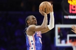 风驰电掣！马克西反击一条龙上篮得手 打中复出后首球