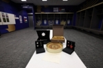 优雅告别！FIFA官方社媒晒照，约旦队在更衣室留下礼物和感谢信